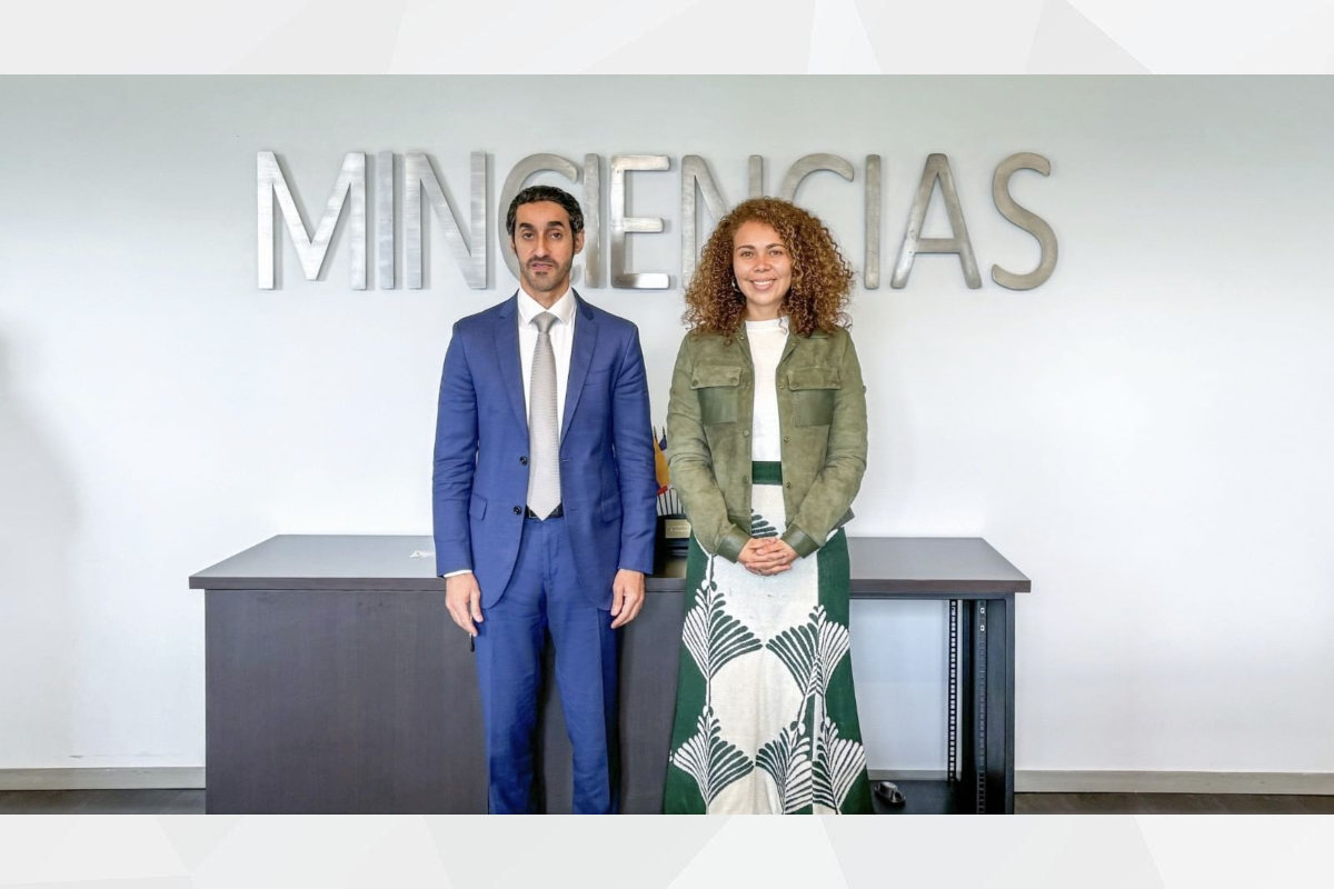 في إطار تعزيز العلاقات الثنائية والتعاون بين دولة الإمارات وجمهورية كولومبيا، عقد سعادة محمد عبدالله الشامسي سفير دولة الإمارات لدى جمهورية كولومبيا، اجتماعاً مع معالي يسينيا أولايا ريكيني، وزيرة العلوم والتكنولوجيا والابتكار الكولومبية. جرى خلاله بحث عدد من المواضيع بهدف دفع التعاون إلى آفاق جديدة في مجالات التكنولوجيا والذكاء الاصطناعي والتحول الرقمي والتطبيقات الذكية.

