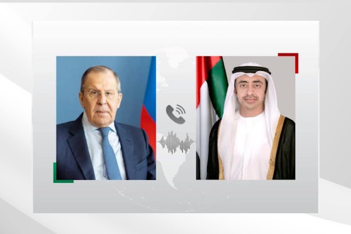 بحث سمو الشيخ عبدالله بن زايد آل نهيان، نائب رئيس مجلس الوزراء وزير الخارجية، خلال اتصال هاتفي مع معالي سيرغي لافروف، وزير خارجية روسيا الاتحادية، مجمل التطورات الإقليمية والدولية الراهنة، والأوضاع في منطقة الشرق الأوسط.
