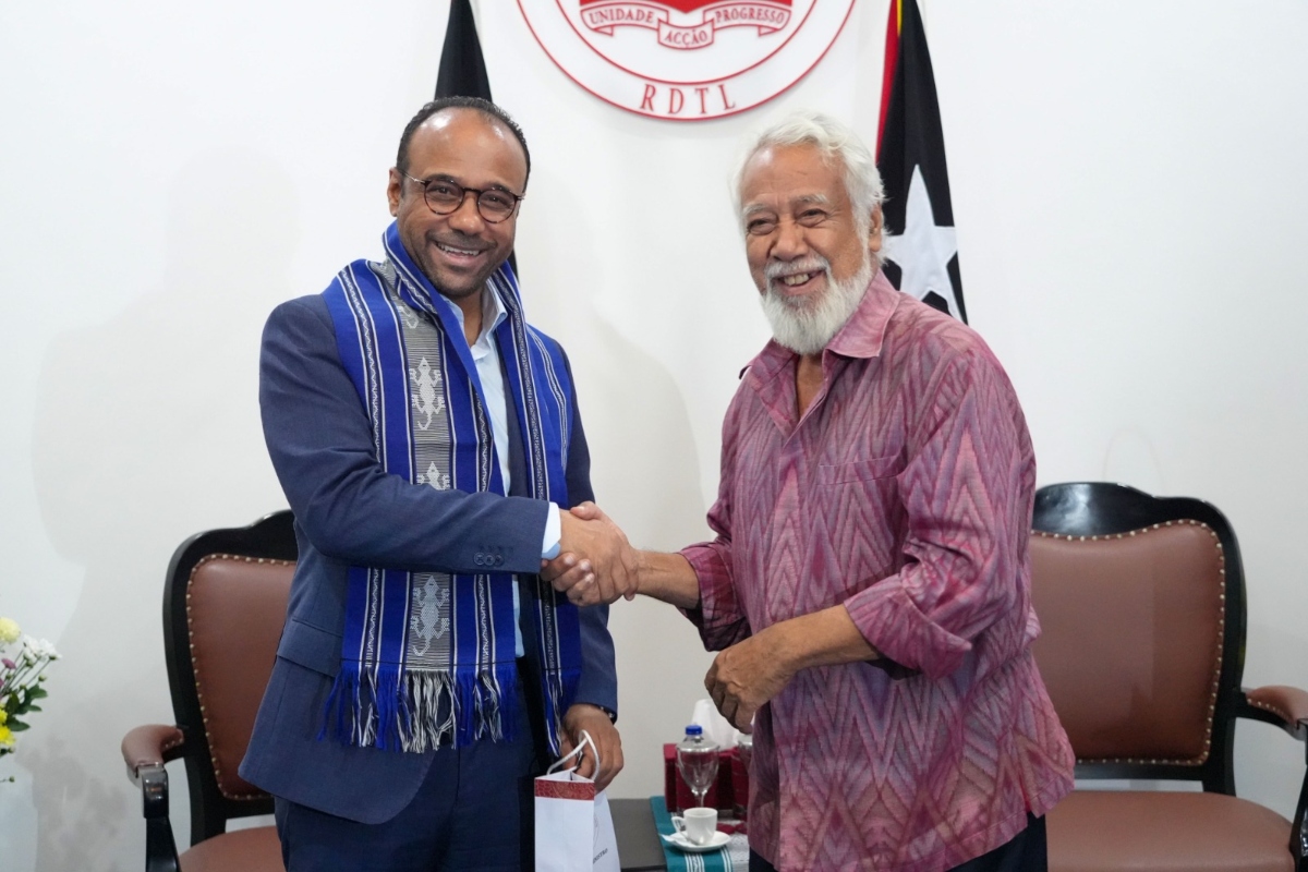 His Excellency Xanana Gusmão, Prime Minister of the Democratic Republic of Timor-Leste, met with H.E. Abdulla Salem AlDhaheri, Ambassador of the United Arab Emirates to the Republic of Indonesia and Non-Resident Ambassador to Timor-Leste, in Dili to discuss ways to strengthen bilateral relations and cooperation across various fields.
