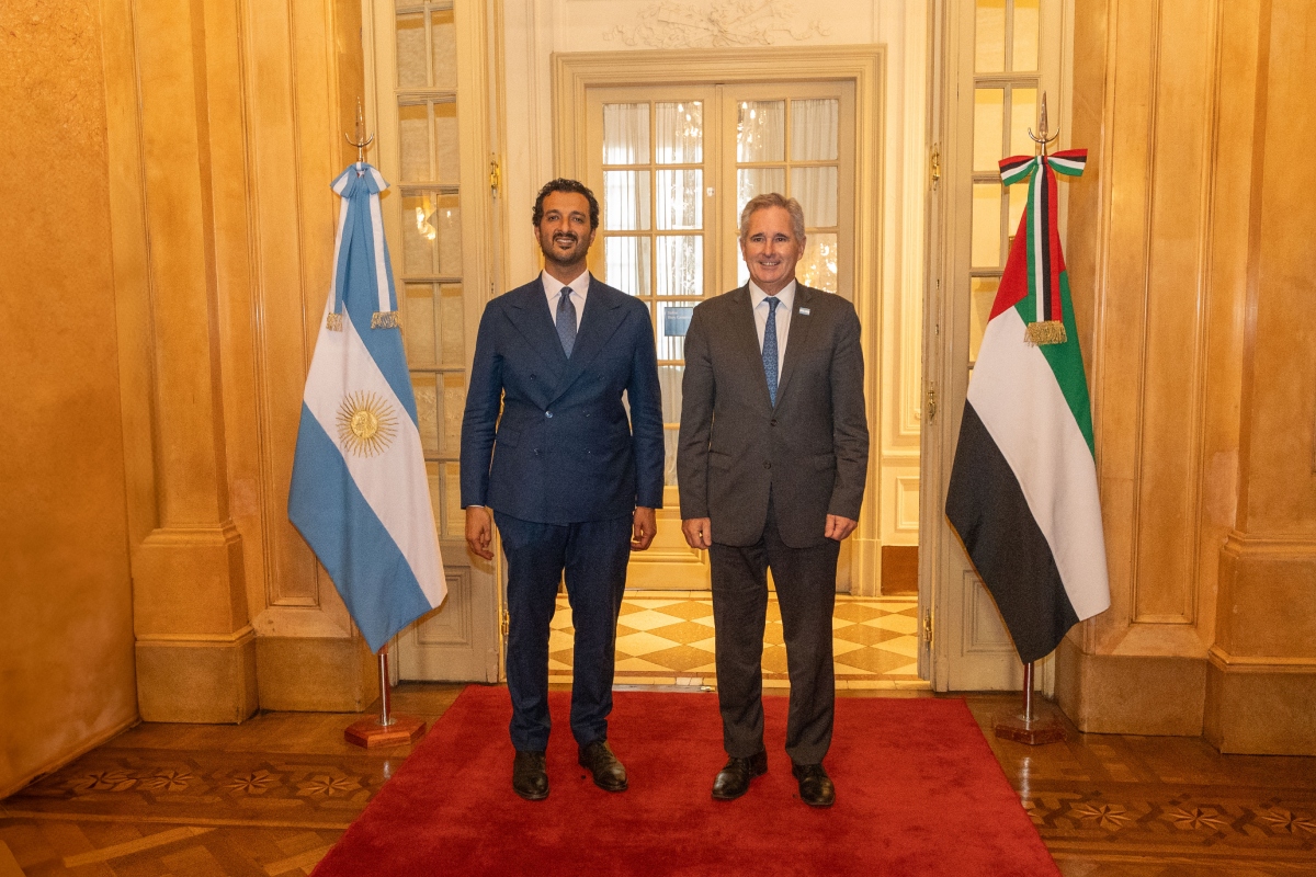 S.E. Abdulla bin Touq Al Marri visita Argentina para fortalecer la cooperación en turismo e inversión