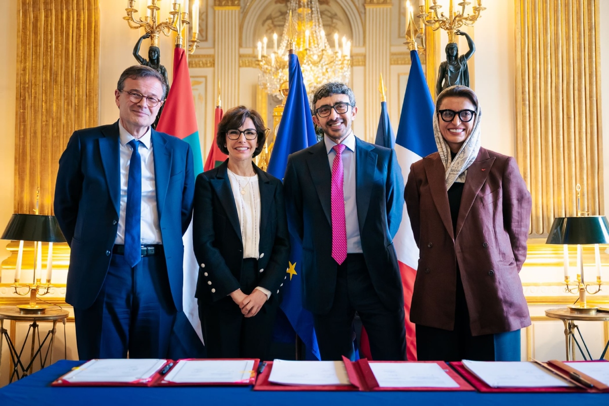 S.A. Cheikh Abdullah bin Zayed Al Nahyan, vice-Premier ministre et ministre des Affaires étrangères, a rencontré aujourd’hui à Paris S.E. Rachida Dati, ministre de la Culture de la République française, afin d’examiner les moyens de renforcer la coopération culturelle entre les deux pays.


