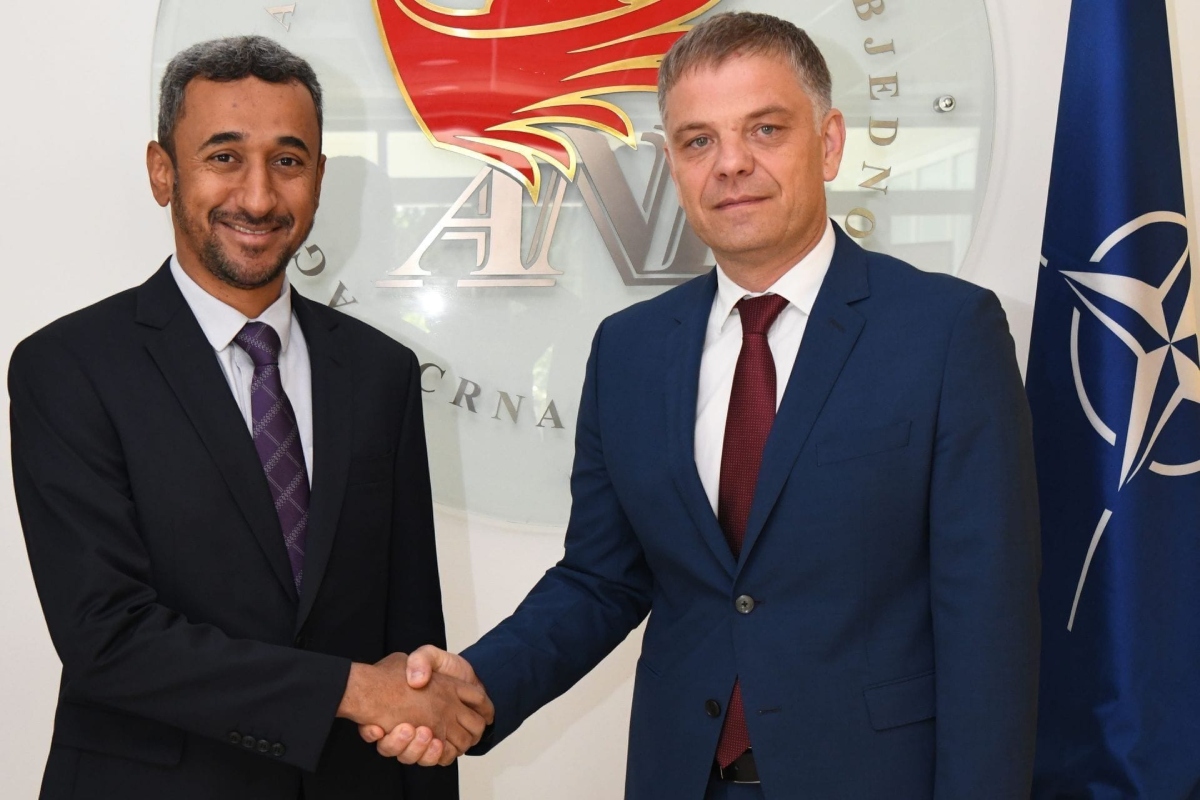 التقى سعادة/ خميس راشد الشميلي، سفير الدولة لدى الجبل الأسود، السيد/ إيفيتسا يانوفيتش، مدير وكالة الأمن القومي في الجبل الأسود، وخلال اللقاء بحث الجانبان سبل تعزيز التعاون الثنائي في المجالات ذات الاهتمام المشترك بين البلدين.

