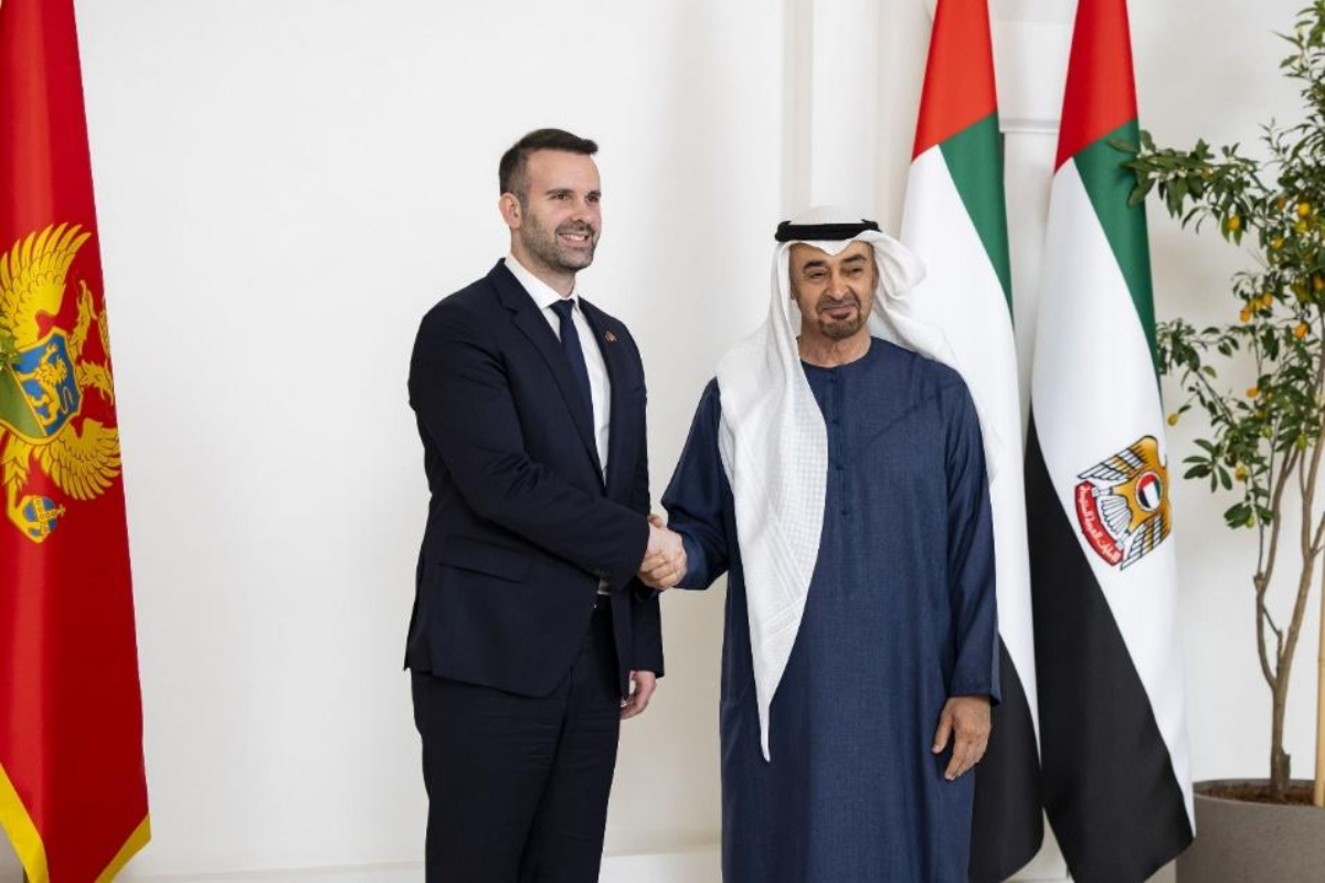 استقبل صاحب السمو الشيخ محمد بن زايد آل نهيان رئيس دولة الإمارات العربية المتحدة، معالي ميلويكو سبايتش رئيس وزراء الجبل الأسود خلال زيارة عمل إلى دولة الإمارات العربية المتحدة.
