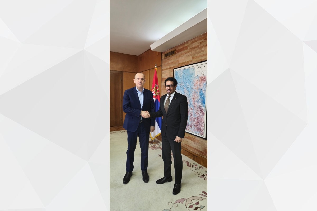 His Excellency Ahmed Hatem Almenhali, UAE Ambassador to the Republic of Serbia, met with His Excellency Zlatibor Loncar, Minister of Health of the Republic of Serbia, at the Ministry’s headquarters in the capital, Belgrade. 
