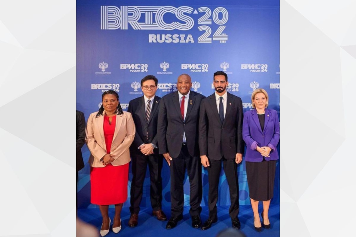 His Excellency Salem bin Khalid Al Qasimi, Minister of Culture, is participating in the ninth meeting of BRICS culture ministers, held in St. Petersburg, Russia. The meeting aims to strengthen cultural cooperation among the BRICS countries and unify visions and ideas for developing cultural policies that address pressing environmental issues and ensure the sustainability of arts and cultural and creative industries.
