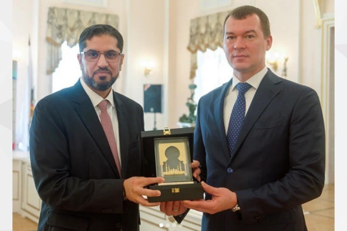 His Excellency Dr. Mohammed Ahmed Al Jaber, UAE Ambassador to the Russian Federation, met with His Excellency Mikhail Degtyarev, Russian Minister of Sport. During the meeting, the two sides discussed bilateral cooperation between the two friendly countries in the field of sports, as well as a number of other topics of mutual interest.
