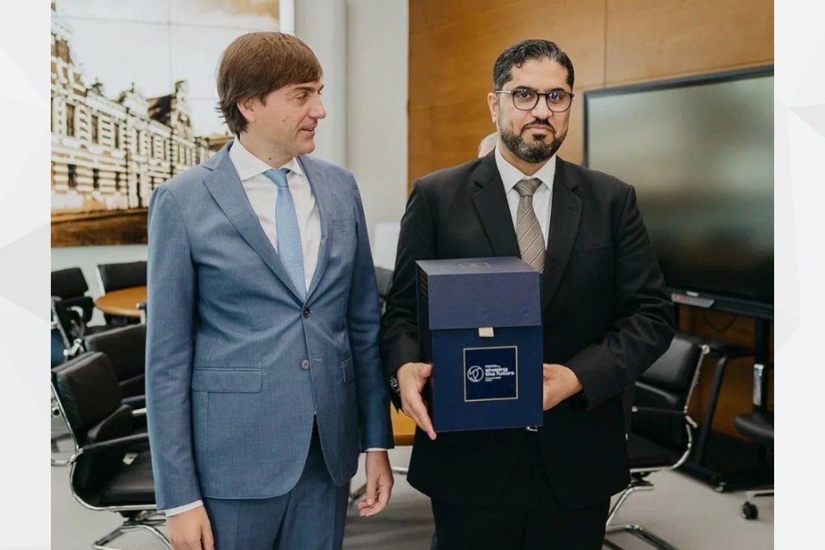 His Excellency Dr. Mohammed Ahmed Al Jaber, UAE Ambassador to the Russian Federation, met with His Excellency Sergey Sergeyevich Kravtsov, Minister of Education of the Russian Federation.
