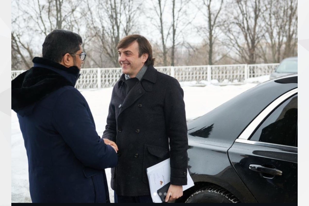 His Excellency Dr. Mohammed Ahmed Al Jaber, UAE Ambassador to the Russian Federation, met with His Excellency Sergey Sergeyevich Kravtsov, Minister of Education of the Russian Federation, at the Embassy. The Ambassador welcomed the Minister and thanked him for his visit to the UAE Embassy.
