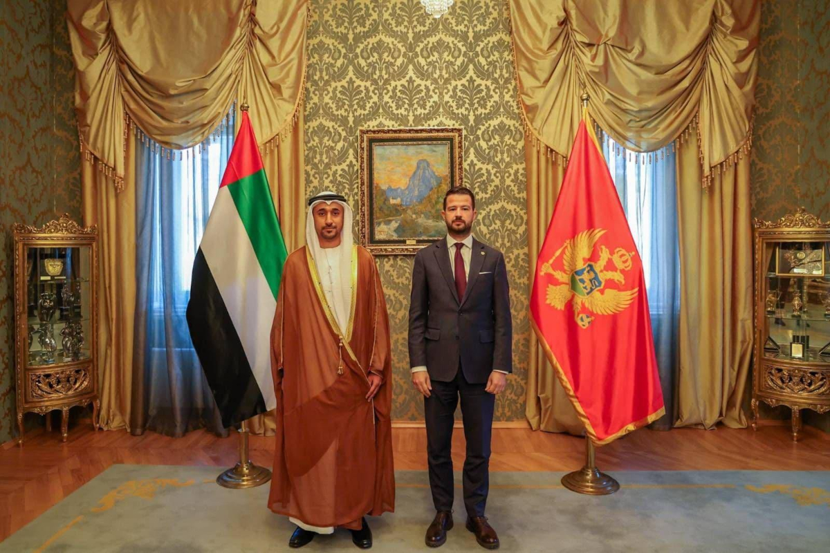في 8 من ديسمبر قدّم سعادة السفير خميس راشد أحمد الشميلي أوراق اعتماده إلى فخامة الرئيس ياكوف ميلاتوفيتش رئيس الجبل الأسود سفيرًا فوق العادة ومفوضًا لدولة الإمارات العربية المتحدة لدى الجبل الأسود الذي أقيم في المقر الرئاسي في سيتينيي.