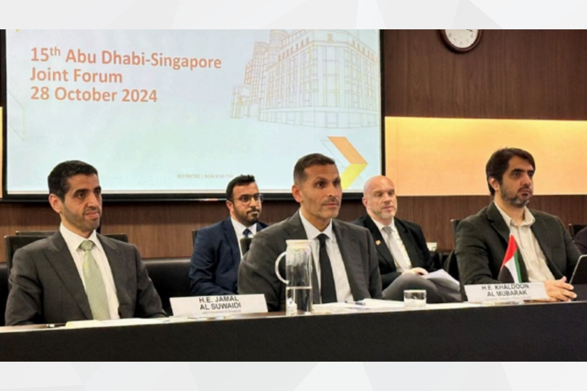 ٌقدت اليوم الجلسة الخامسة عشرة لملتقى أبوظبي – سنغافورة المشترك في العاصمة السنغافورية، برئاسة كل من معالي خلدون خليفة المبارك، رئيس جهاز الشؤون التنفيذية، ومعالي الدكتور تان سي لينغ، وزير القوى العاملة والوزير الثاني للتجارة والصناعة في سنغافورة.
