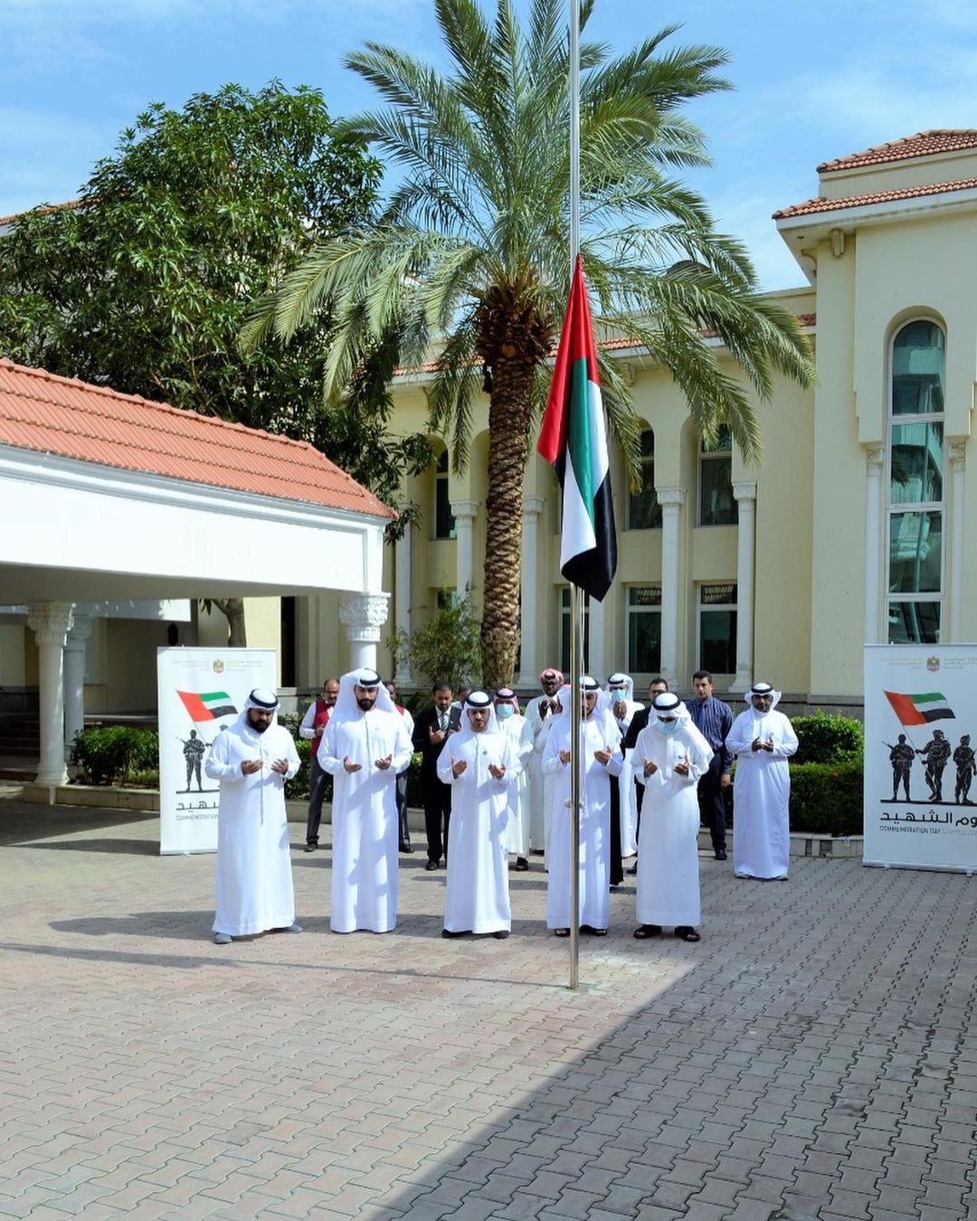 قام سعاده القنصل العام الدولة لدى جدة وأعضاء البعثة بإحياء ذكرى يوم الشهيد 