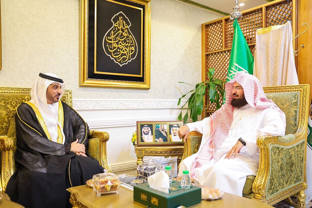 مقابلة سعادة القنصل العام للدولة لدى جدة بمعالي الرئيس العام لشؤون المسجد الحرام والمسجد النبوي الشريف