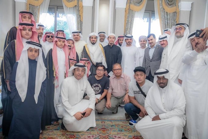 مشاركة القنصل العام للدولة لدى جدة بالجلسة الخاصة التي أقامها سعادة الشيخ عبدالمحسن بن صالح الراجحي