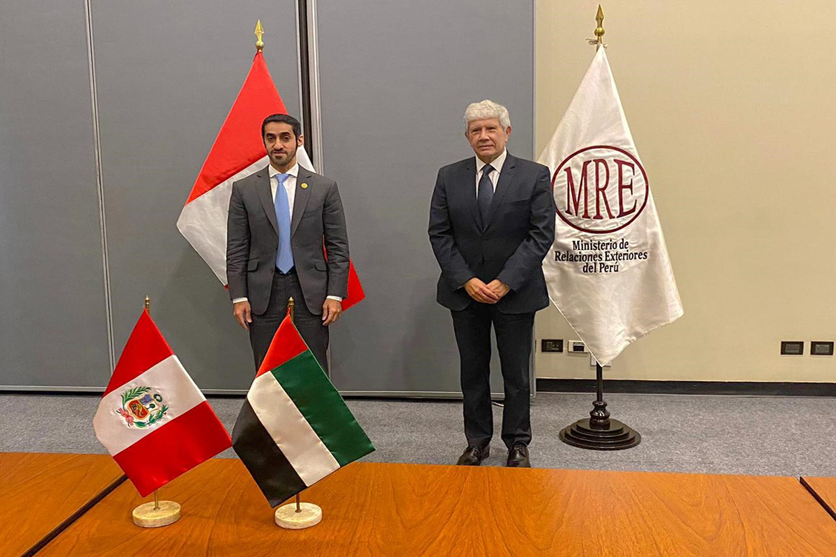 As part of the commemoration of 35 years of diplomatic relations between the United Arab Emirates and the Republic of Peru, which coincides with June 17 of each year, H.E. Ambassador Mohamed Alshamsi received a copy of the official communication of the Peruvian Government