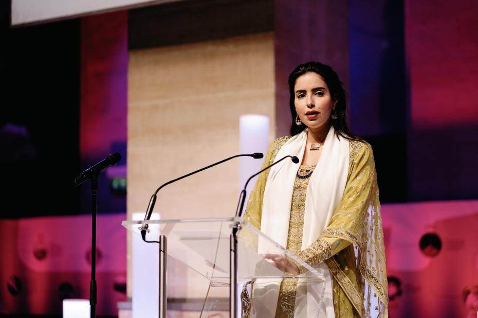 ضمت قائمة الضيوف عدد كبير من النواب وسفراء الدول المعتمدين لدى باريس، وشخصيات سياسية واقتصادية وعسكرية وثقافية وإعلامية في الجمهورية الفرنسية، والطلبة والمقيمين الإماراتيين في فرنسا.