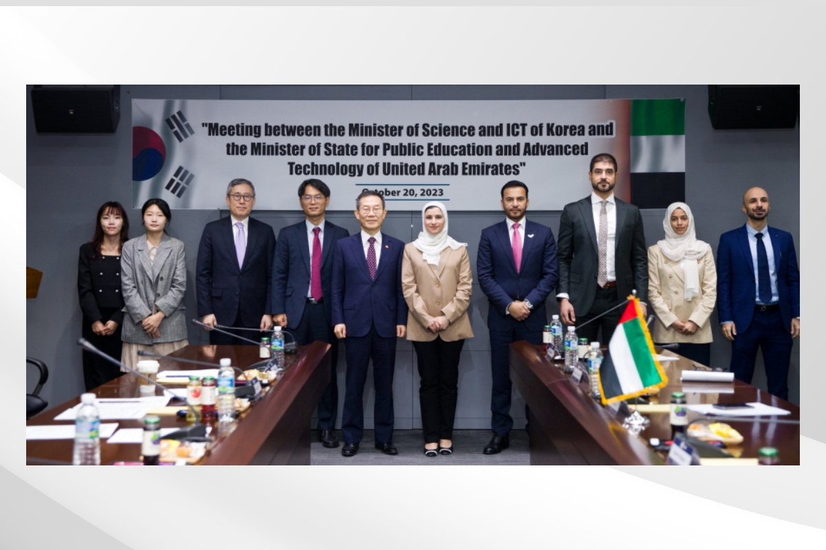شاركت معالي سارة الأميري، وزيرة التعليم العام والتكنولوجيا المتقدمة في دولة الإمارات العربية المتحدة، في معرض ADEX الدفاعي في كوريا الجنوبية لاستكشاف فرص التعاون