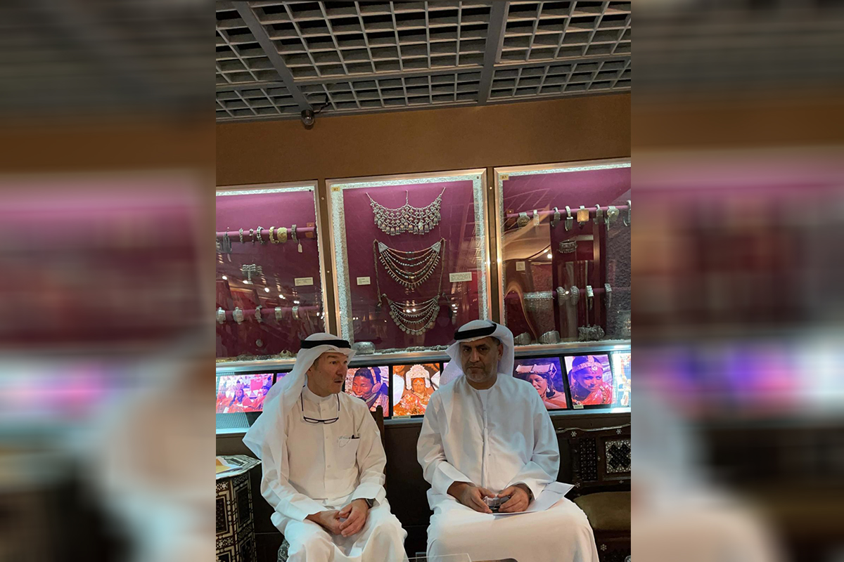 His Excellency also visited Tariq Rajab Art Museum and met Dr. Ziad Rajab, Director General of the Museum, and during H.E’s visit Al Burda awards was discussed between the two