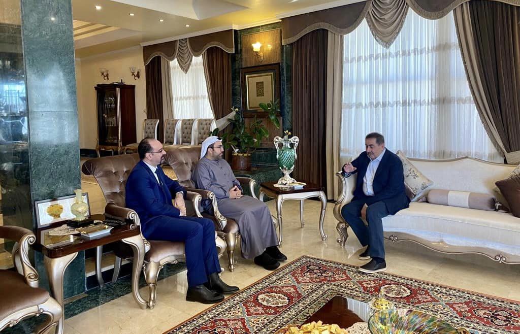 His Excellency Ahmed Ibrahim Saeed Al Dhaheri, Consul General of the UAE of  Kurdistan Region of Iraq, met on Tuesday, January 24, 2023, His Excellency Hoshyar Zebari, the former Iraqi Minister of Foreign Affairs, and a leader in the Kurdistan Democratic Party. In the meeting, they discussed the distinguished relations between the United Arab Emirates and the Kurdistan Region of Iraq, and mechanisms for developing relations between the two sides in all fields. In addition to discussing developments in the political situation in the region, Iraq and the region.