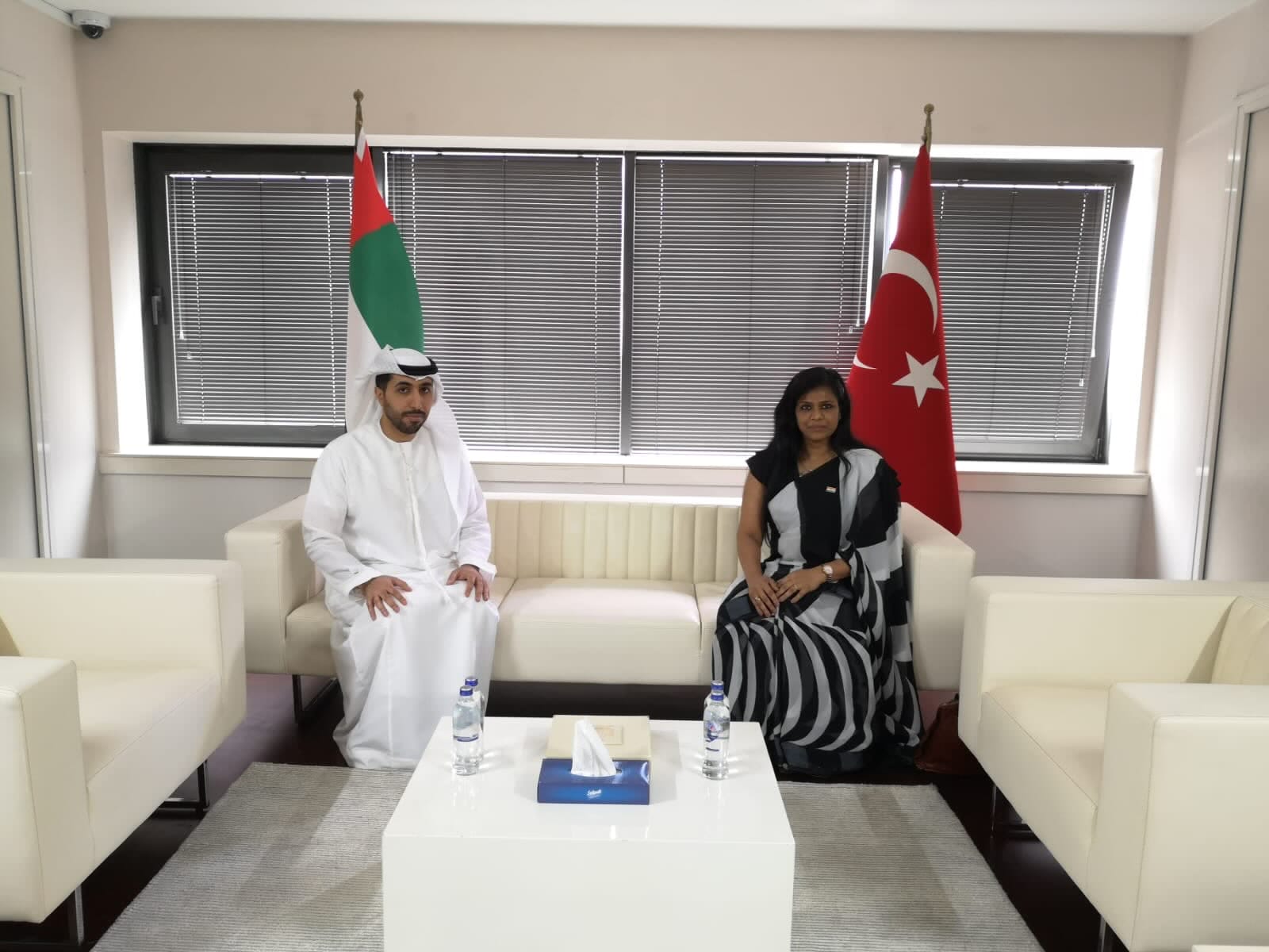 قدمت سعادة / سودهي شودهاري، قنصل عام الهند في إسطنبول، واجب العزاء في وفاة المغفورله بإذن الله تعالى سمو الشيخ خليفة بن زايد آل نهيان 