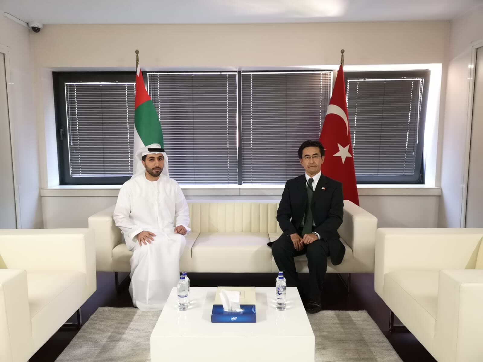 قدم سعادة/ كينيجي كاساهارا، قنصل عام دولة اليابان في اسطنبول، واجب العزاء في وفاة المغفورله بإذن الله تعالى سمو الشيخ خليفة بن زايد آل نهيان 