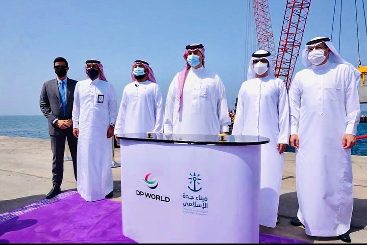حضور سعادة القنصل العام للدولة لدى جدة تدشين أعمال الإنشاءات للمرحلة الأولى من مشروع تطوير محطة الحاويات الجنوبية في ميناء جدة الإسلامي 