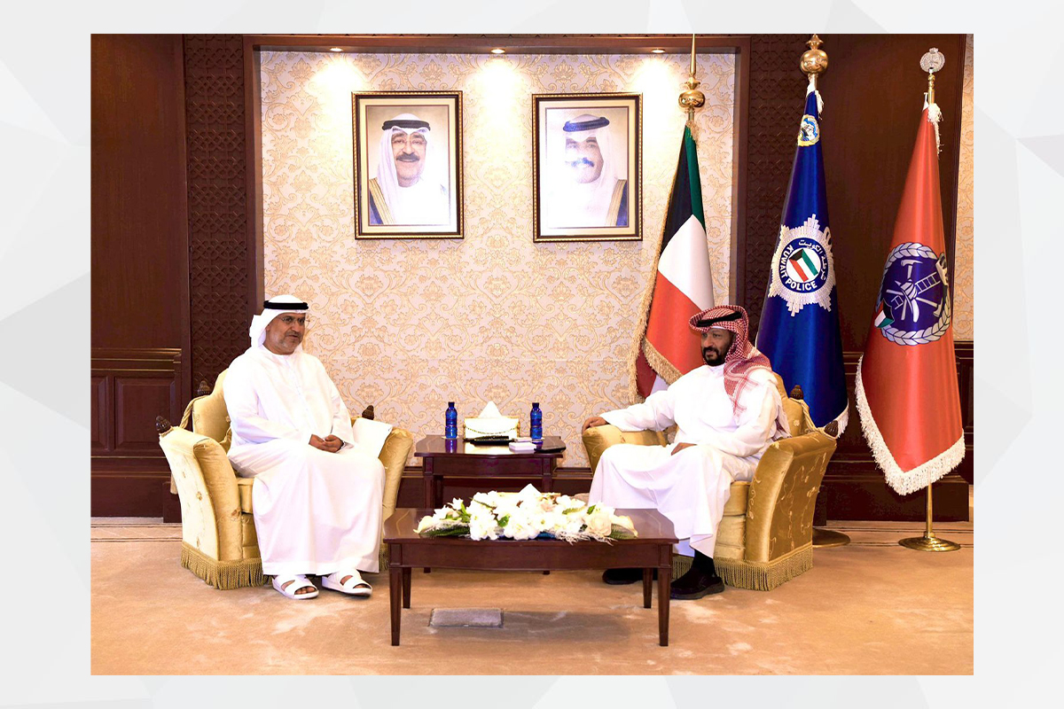 His Excellency Sheikh Talal Al-Khaled, Acting Prime Minister and Minister of Interior, received on Monday two handwritten invitations from His Highness Sheikh Mohammed bin Rashid Al Maktoum, Vice President of the UAE, Prime Minister, and Ruler of Dubai, to attend the World Investments Forum and the World Climate Summit.   The Acting Minister received the invitation during his meeting with Dr. Matar Al-Niyadi, UAE Ambassador to Kuwait,

