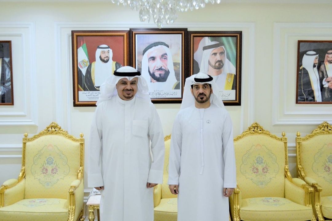 استقبل سعادة ناصر هويدن الكتبي قنصل عام الدولة لدى جدة سعادة محمد سعود المطيري قنصل عام دولة الكويت الشقيقة والمندوب الدئم لدى منظمة التعاون الاسلامي في جدة