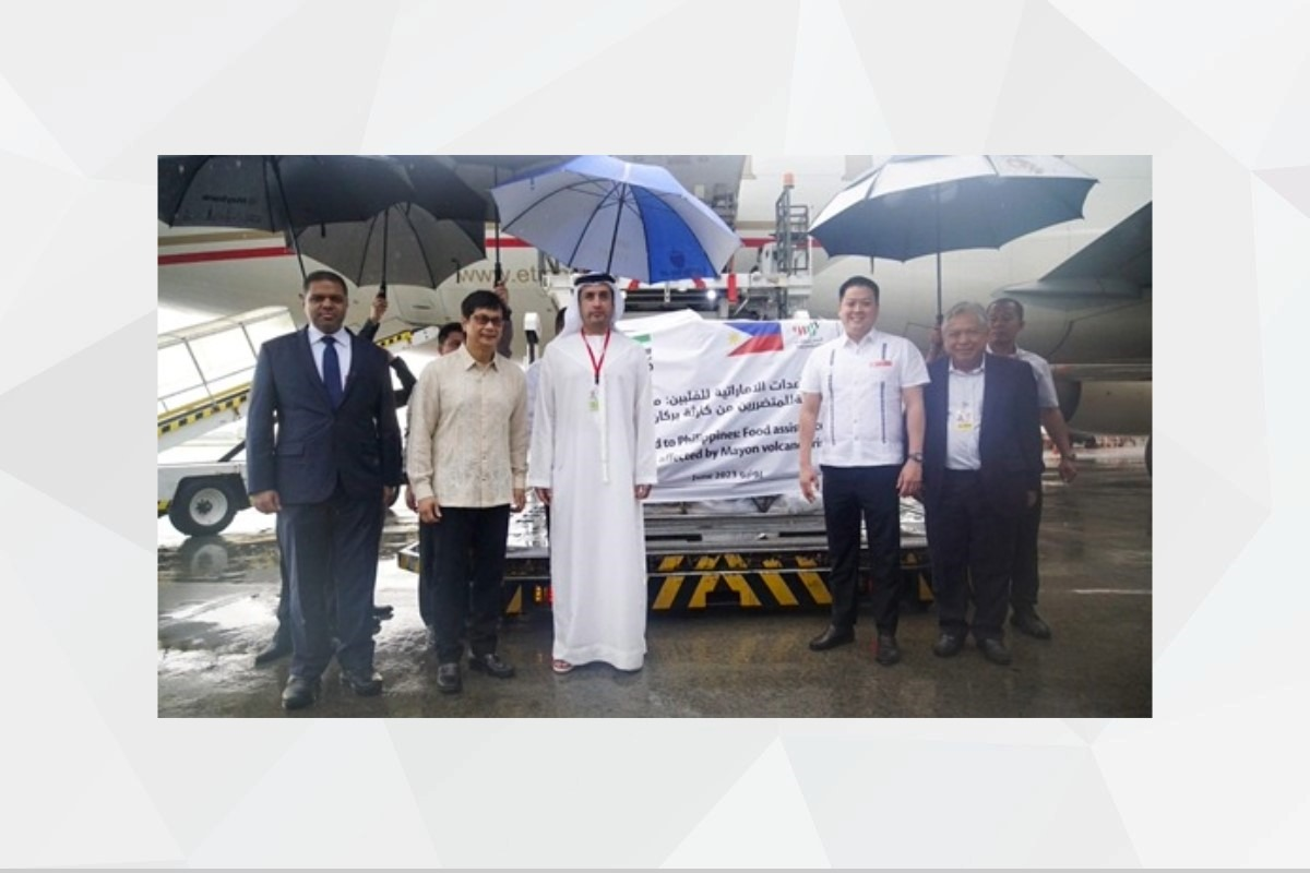 The UAE sent a plane carrying 51 tonnes of relief and food supplies to help thousands of people affected by the Mayon Volcano in Albay Province in the Philippines, which caused landslides and lava flows and displaced thousands of people, mostly children, women, and the elderly.