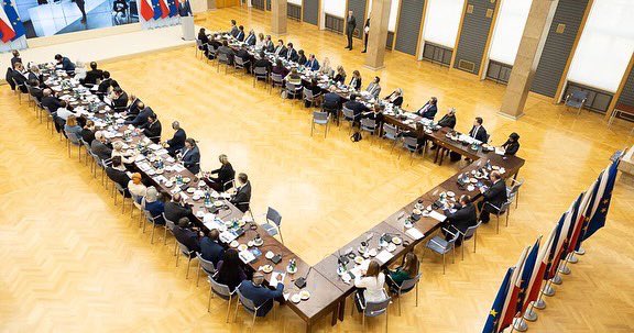 H.E. Dr. Eman Al Salami attended a meeting for the diplomatic corps in the Republic of Poland, with the participation of representatives of the Ministry of Foreign Affairs and the Ministry of Interior and Administration, during which a report outlining Poland’s assistance to Ukrainian war refugees, provided since 24 February 2022, was presented. 