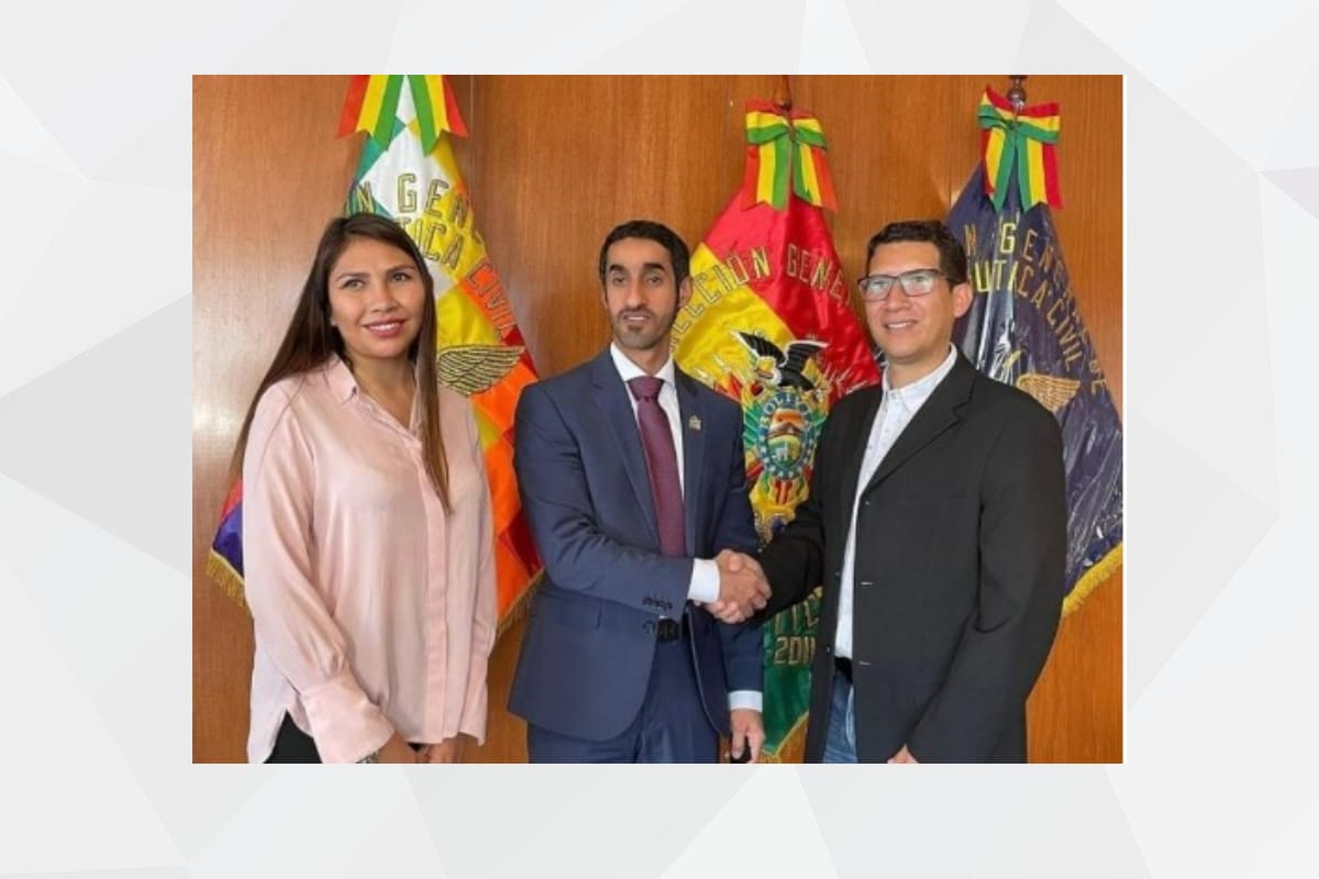 Meeting of H.E. Mohamed Alshamsi, UAE Ambassador to Peru with H.E. Humberto Ribera, Executive Vice President of the Civil Aeronautical Authority of the Plurinational State of Bolivia.
