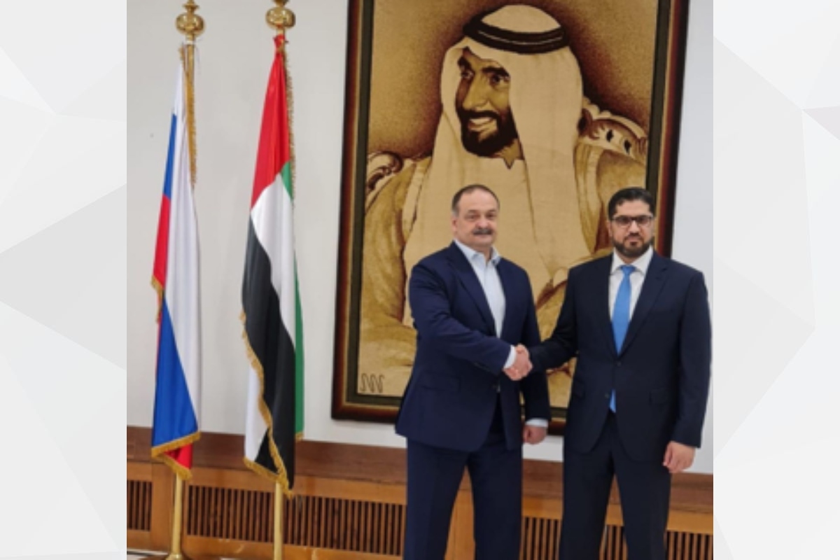 استقبل سعادة د. محمد أحمد الجابر سفير الدولة لدى روسيا الاتحادية، حاكم جمهورية داغستان، سيرغي عليموفيتش ميليكوف، وذلك لبحث فرص تطوير وتعزيز التعاون الاقتصادي بين البلدين دولة الإمارات وروسيا الاتحادية.

