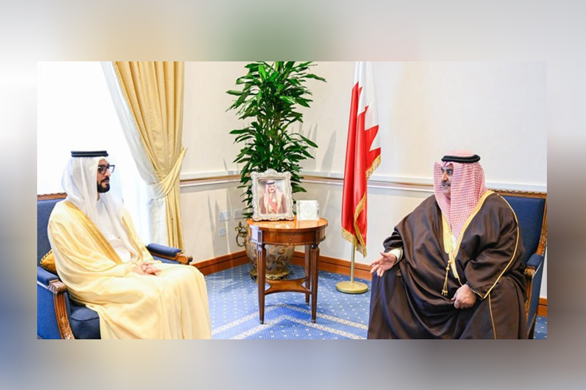 استقبل معالي الشيخ خالد بن أحمد بن محمد آل خليفة، مستشار جلالة الملك للشؤون الدبلوماسية، بمكتبه بقصر القضيبية سعادة الشيخ سلطان بن حمدان بن زايد آل نهيان، سفير دولة الإمارات العربية المتحدة لدى مملكة البحرين.