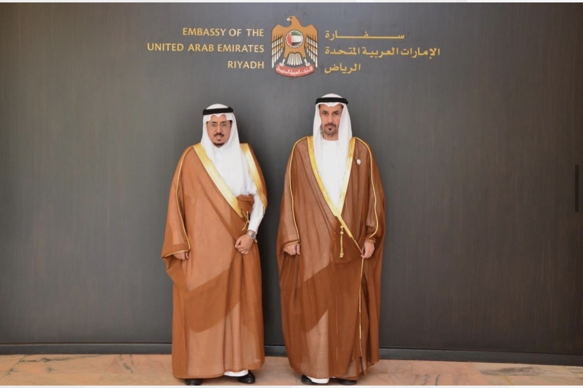 استقبل سعادة السفير مطر سالم علي مران الظاهري، سفير الدولة لدى الرياض والمندوب الدائم لمنظمة التعاون الإسلامي، الدكتور هادي بن علي اليامي، المدير التنفيذي للهيئة الدائمة المستقلة لحقوق الإنسان بمنظمة التعاون الإسلامي، حيث جرى خلال اللقاء استعراض سبل التعاون في مجال حقوق الإنسان.
