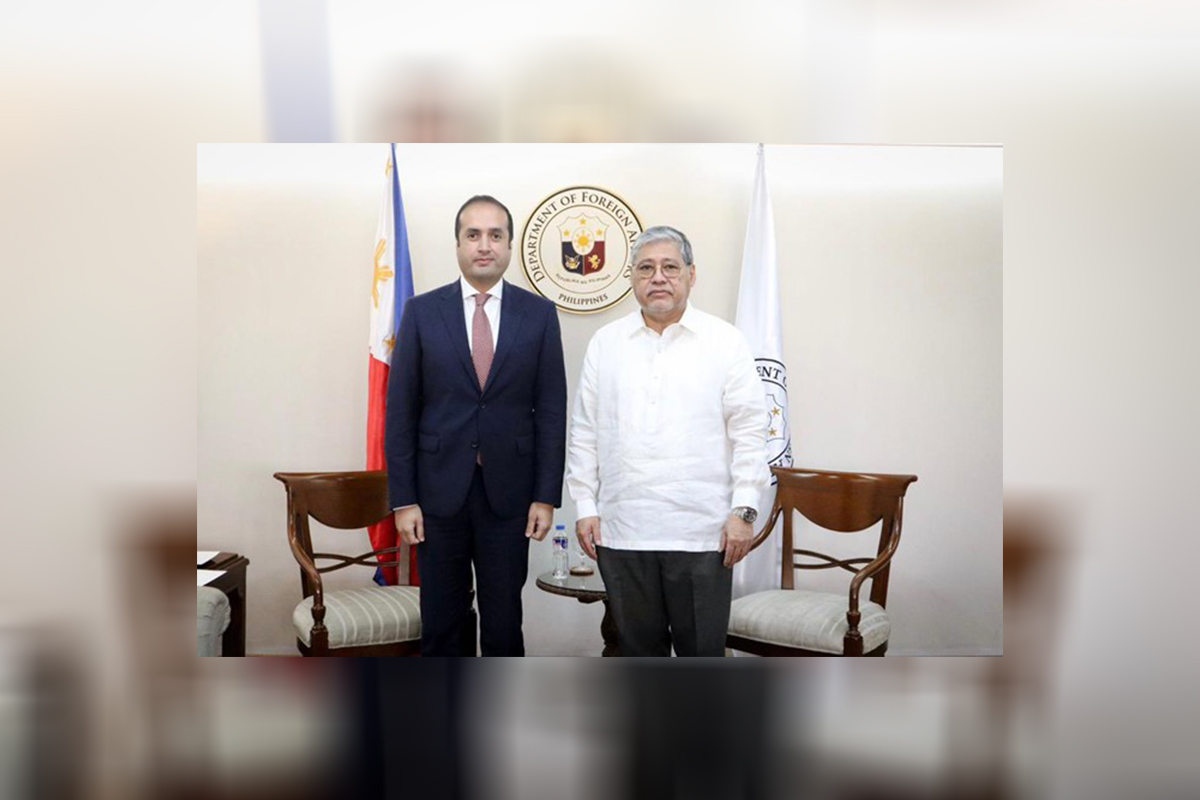 H.E. Mohamed Obaid Alqataam Alzaabi, UAE Ambassador in Manila, met with H.E. Enrique Manalo, Secretary of the Department of Foreign Affairs.