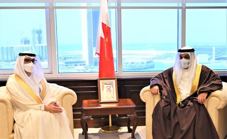 من جانبه أعرب سعادة الشيخ سلطان بن حمدان بن زايد آل نهيان سفير الدولة عن خالص شكره وتقديره لمعالي وزير المالية والاقتصاد الوطني، معرباً عن تطلع دولة الإمارات العربية المتحدة لمواصلة تعزيز التعاون المشترك بما يحقق النمو والازدهار لصالح البلدين والشعبين الشقيقين.