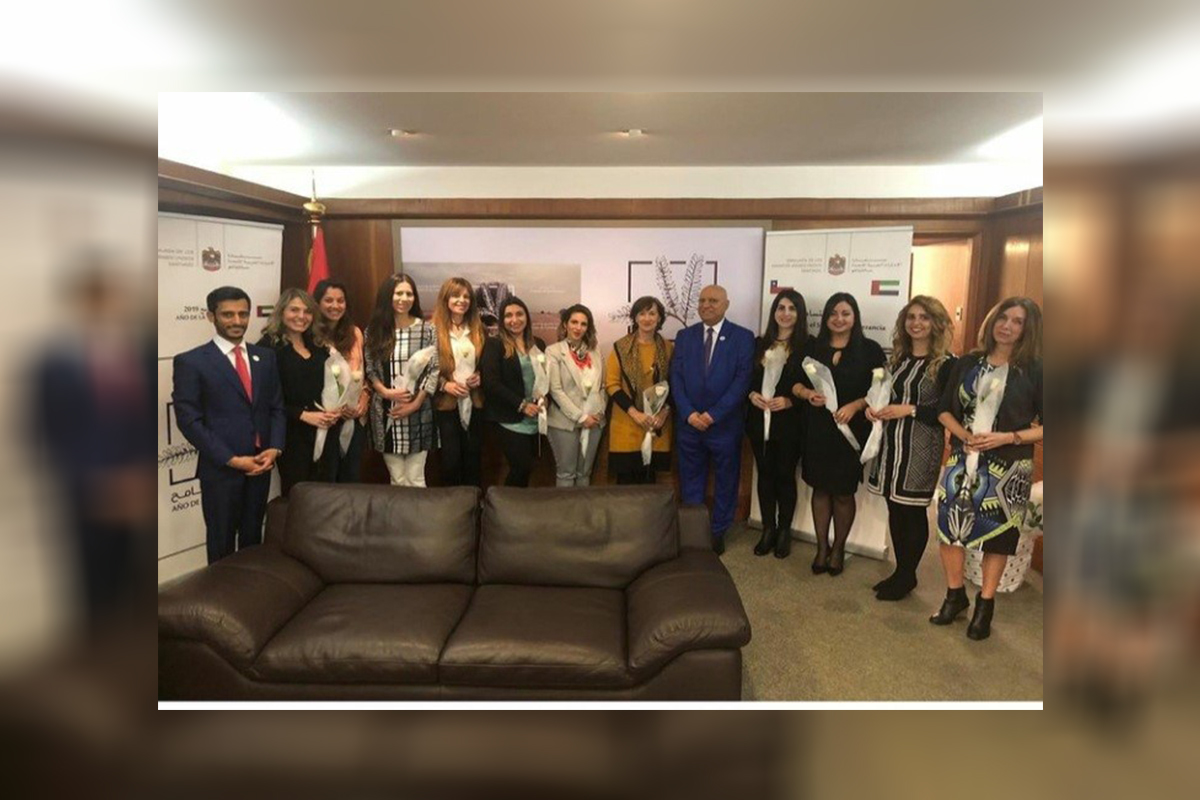  كرمت البعثة السيدات من مختلف القطاعات الحكومية والمجتمعية المشاركات دائما في فعاليات السفارة في مجال تمكين المرأة في تشيلي.