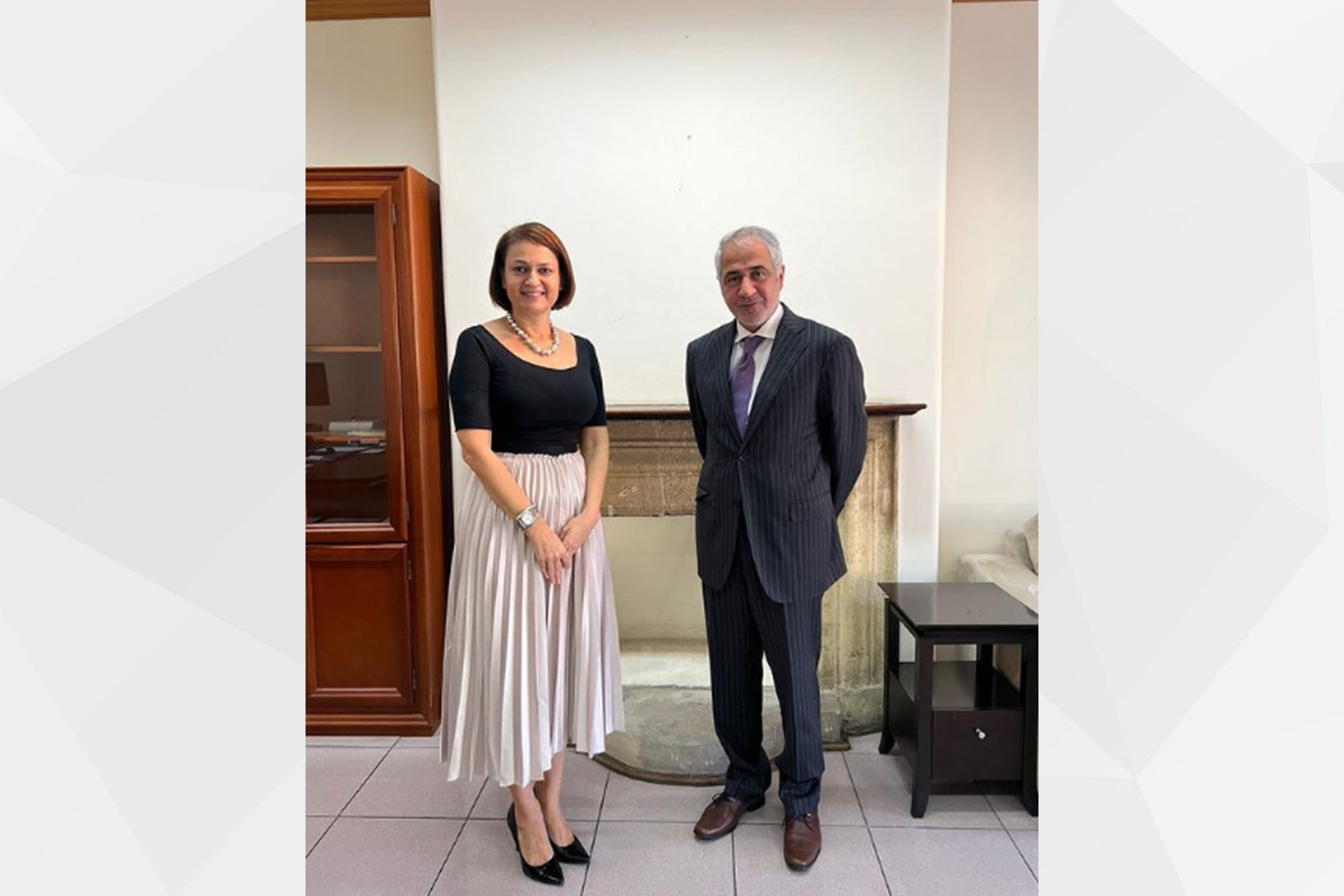  H.E. Mohammed Saif Al Shehhi, UAE Ambassador in Nicosia, held a constructive meeting with H.E. Ms. Koula Sophianou, Chief of State Protocol at the Ministry of Foreign Affairs of the Republic of Cyprus. During the meeting, the two sides discussed prospects for continuous cooperation to enhance the strategic partnership between the two countries.