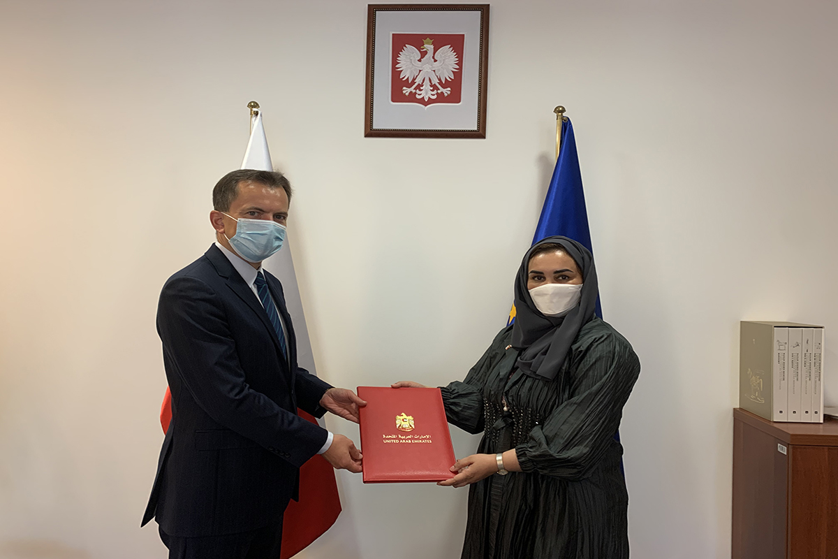 Dr. Iman Ahmed Al Salami has presented her credentials as UAE Ambassador to Poland to Marek Szczepanowski, Director of Diplomatic Protocol at the Polish Ministry of Foreign Affairs.