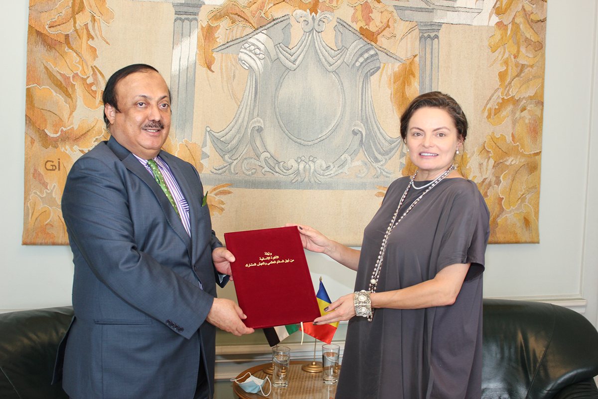 E.S. Dr. Ahmed Abdullah Bin Saeed Al Matrooshi, ambasadorul Emiratelor Arabe Unite în România a vizitat Biblioteca Centrală Universitară „Carol I” din București. 