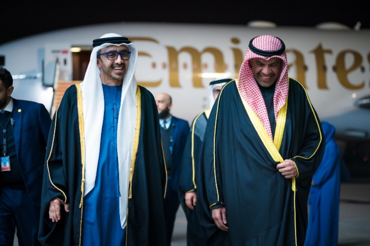 His Highness Sheikh Abdullah bin Zayed Al Nahyan, Deputy Prime Minister and Minister of Foreign Affairs, arrived today in the Kuwaiti capital 
