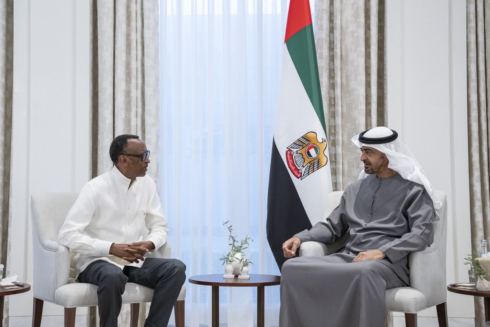 استقبل صاحب السمو الشيخ محمد بن زايد آل نهيان رئيس الدولة 