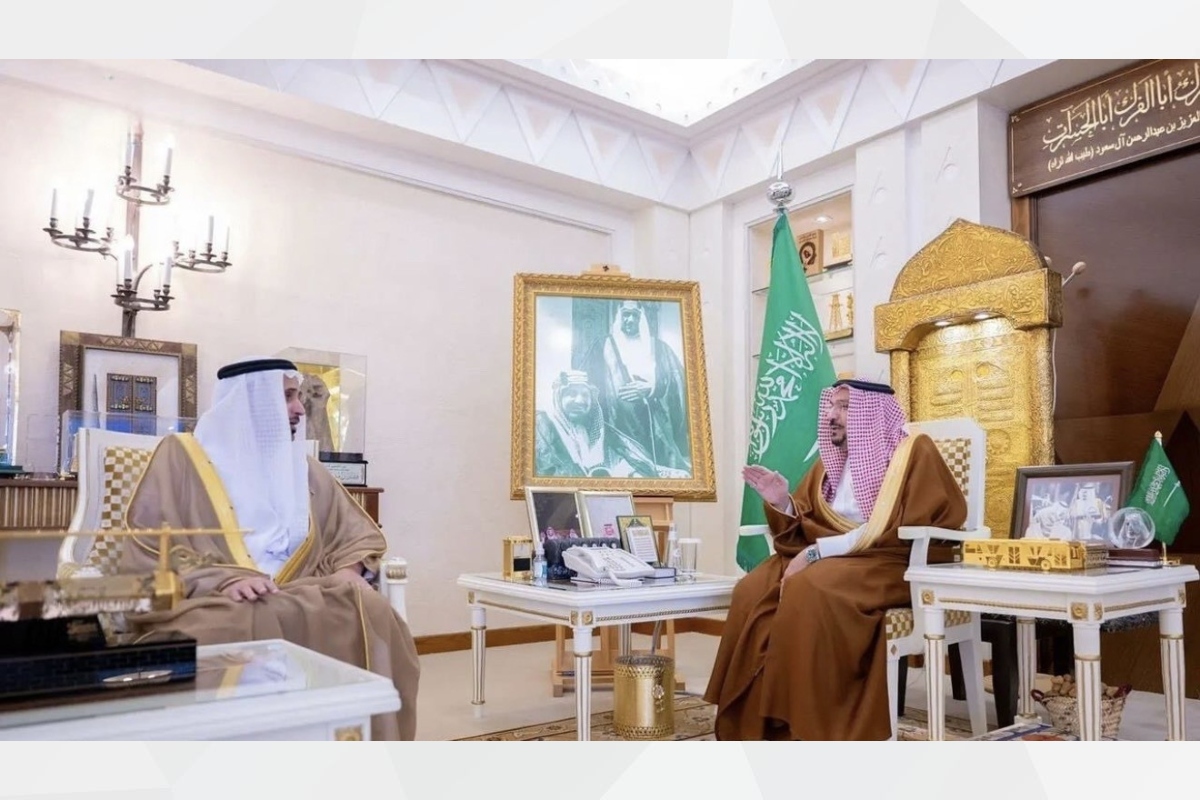 استقبل صاحب السمو الملكي الأمير الدكتور فيصل بن مشعل أمير منطقة القصيم، في مكتبه بمقر الإمارة، سعادة مطر سالم علي مرّان الظاهري سفير الدولة لدى المملكة العربية السعودية الشقيقة، 