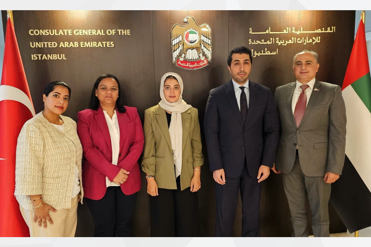 استضاف سعادة سعيد صقر المهيري القنصل العام لدولة الإمارات العربية المتحدة، في مقر البعثة، وفد غرف دبي ممثلاً بالسيدة سمية الشامسي، مدير إدارة الشراكات الاستراتيجية والبروتوكول، والسيد ميرت دانيشجر، الممثل الرئيسي لمكتب غرفة دبي في تركيا.