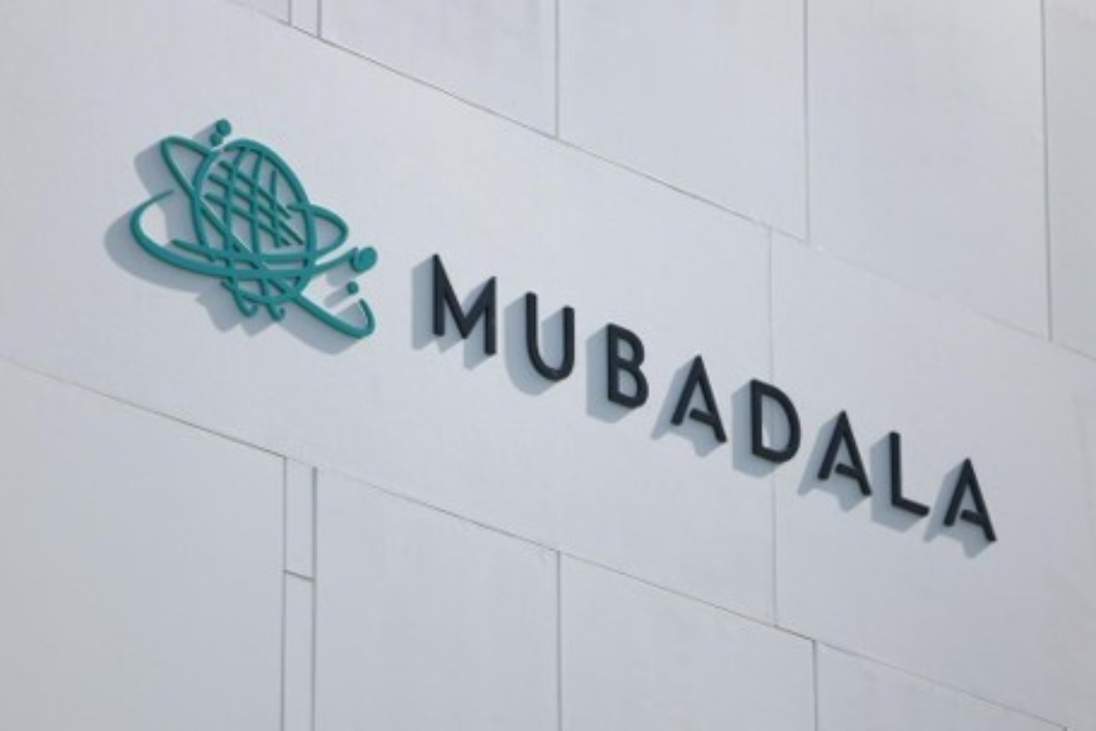 A Mubadala Capital, braço de gestão de ativos do fundo soberano de Abu Dhabi Mubadala Investment Company, anunciou planos de investir aproximadamente USD 13,5 bilhões no setor de biocombustíveis do Brasil ao longo da próxima década — um dos maiores investimentos individuais dos EAU na América Latina até hoje.


