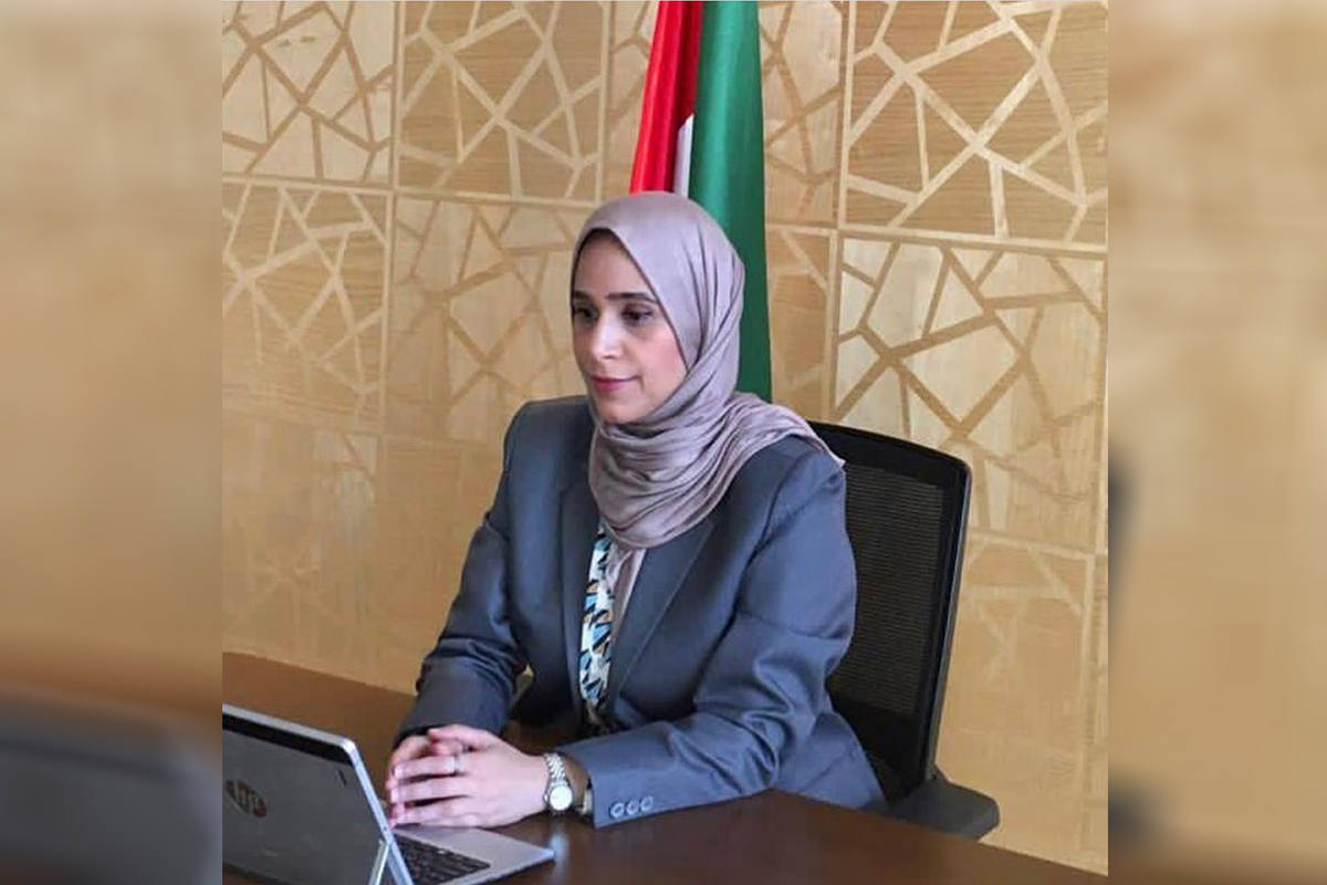 ألقت السيدة/ منى المعيني، القائم بالأعمال، ونائب رئيس البعثة في طوكيو، كلمة عن دور الاقتصاد والتكنولوجيا