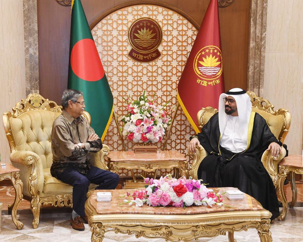 استقبل صاحب الفخامة/ محمد شهاب الدين – رئيس جمهورية بنغلاديش الشعبية سعادة/ عبد الله علي خصيف الحمودي – سفير دولة الإمارات المعربية المتحدة لدى بنغلاديش في الساعة الثانية عشر والنصف ظهراً يوم الخميس المصادف 13 يوليو بقصر الرئاسة 