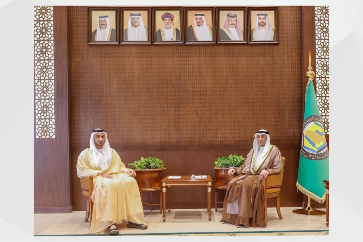 استقبل معالي الأمين العام لمجلس التعاون الخليجي الأستاذ جاسم البديوي، سعادة سفير الدولة لدى الرياض الشيخ نهيان بن سيف آل نهيان، حيث ناقشا سبل تعزيز العمل الخليجي المشترك بالإضافة إلى مستجدات الساحتين الإقليمية و الدولية. 