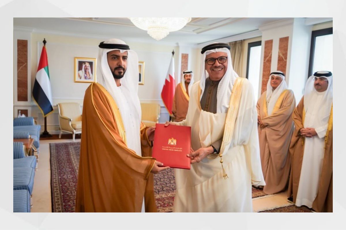 استقبل سعادة الدكتور عبداللطيف بن راشد الزياني، وزير خارجية مملكة البحرين، يوم الثلاثاء الموافق 23 يناير 2023، سعادة فهد محمد سالم كردوس العامري، حيث تسلم نسخة من أوراق اعتماده كسفير لدولة الإمارات العربية المتحدة المعين لدى مملكة البحرين.
