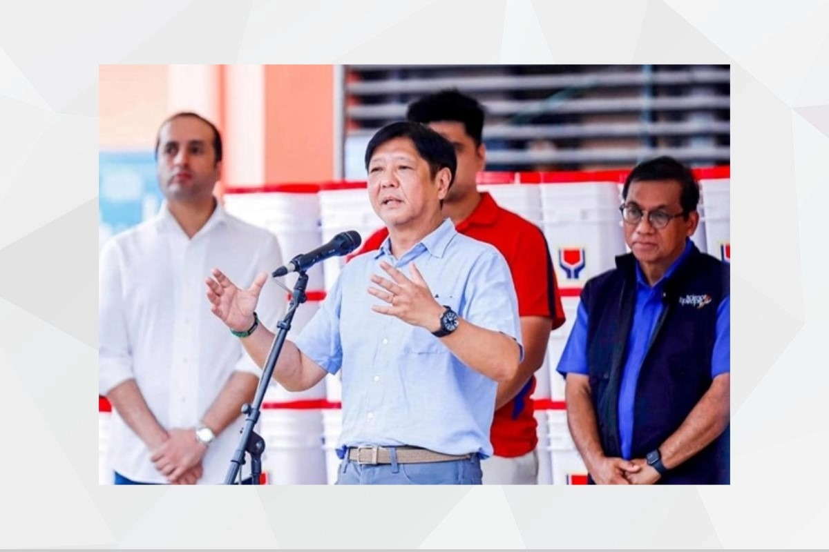 His Excellency Ferdinand Marcos Jr., President of the Republic of the Philippines, together with H.E. Mohammed Obaid Alqataam Alzaabi, UAE Ambassador to the Philippines, visited Albay to deliver UAE Aid and to see the evacuees' situation affected by Mayon Volcano.
