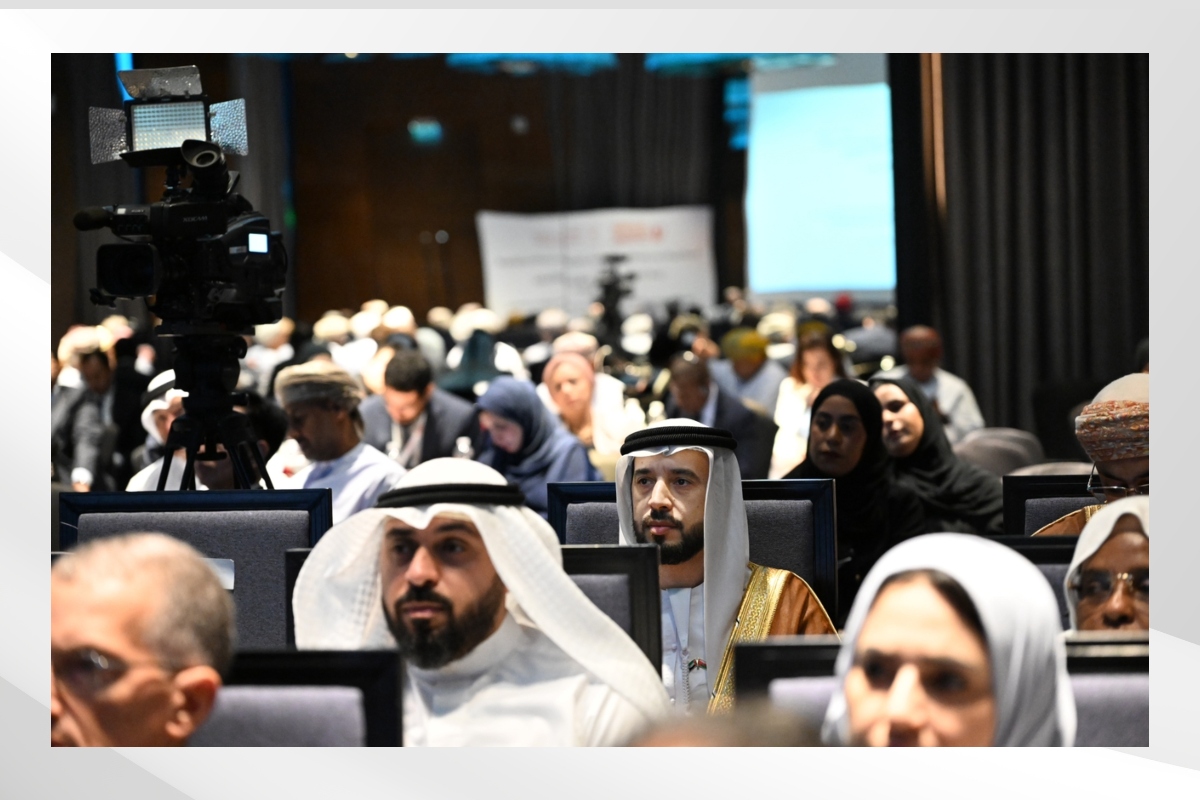 حضر الدكتور سالم الظنحاني القائم بأعمال السفارة بالإنابة الدورة الخامسة للمنتدى الحكومي لمكافحة الاتجار بالأشخاص في الشرق الأوسط، الذي اقامته وزارة الخارجية العمانية، تحت رعاية معالي الدكتور محاد بن سعيد باعوين وزير العمل.